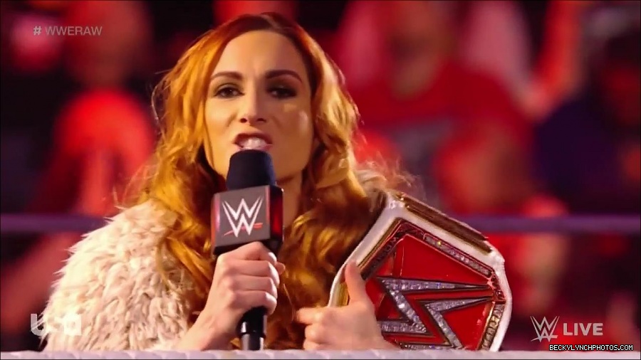 WWE_Monday_Night_Raw_2022_01_03_720p_HDTV_x264-NWCHD_mp4_002530864.jpg