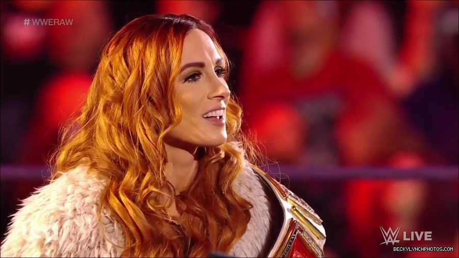 WWE_Monday_Night_Raw_2022_01_03_720p_HDTV_x264-NWCHD_mp4_002534868.jpg