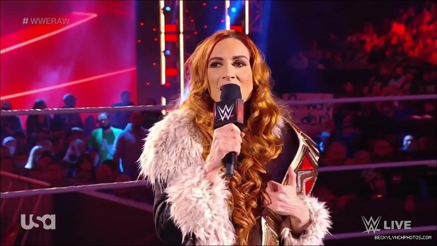 WWE_Monday_Night_Raw_2022_01_03_720p_HDTV_x264-NWCHD_mp4_002539272.jpg