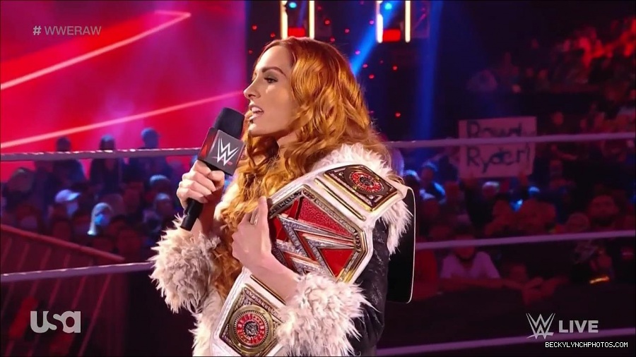 WWE_Monday_Night_Raw_2022_01_03_720p_HDTV_x264-NWCHD_mp4_002542876.jpg