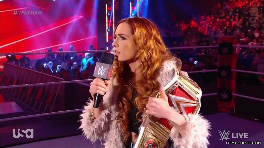 WWE_Monday_Night_Raw_2022_01_03_720p_HDTV_x264-NWCHD_mp4_002587721.jpg