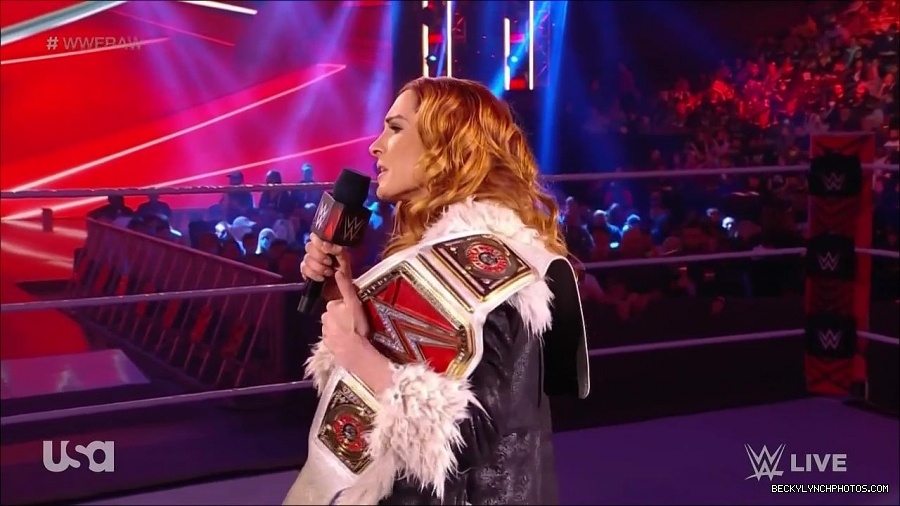 WWE_Monday_Night_Raw_2022_01_03_720p_HDTV_x264-NWCHD_mp4_002588922.jpg