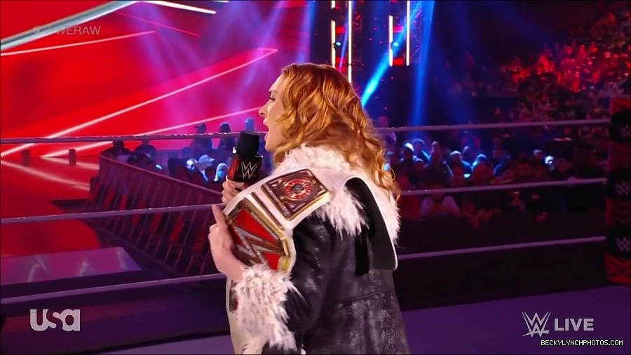 WWE_Monday_Night_Raw_2022_01_03_720p_HDTV_x264-NWCHD_mp4_002589322.jpg