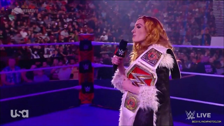 WWE_Monday_Night_Raw_2022_01_03_720p_HDTV_x264-NWCHD_mp4_002603336.jpg