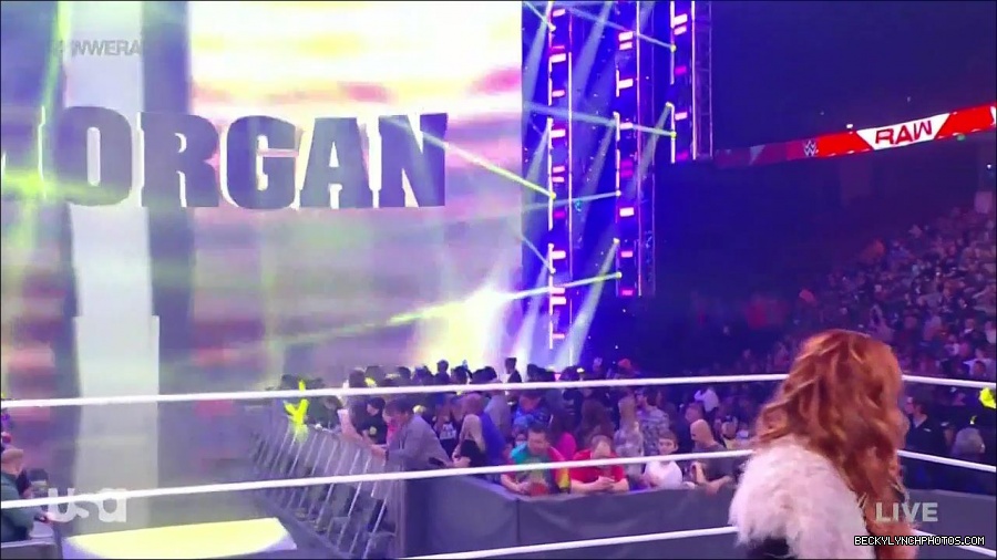 WWE_Monday_Night_Raw_2022_01_03_720p_HDTV_x264-NWCHD_mp4_002607340.jpg