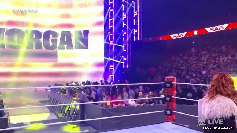 WWE_Monday_Night_Raw_2022_01_03_720p_HDTV_x264-NWCHD_mp4_002608141.jpg