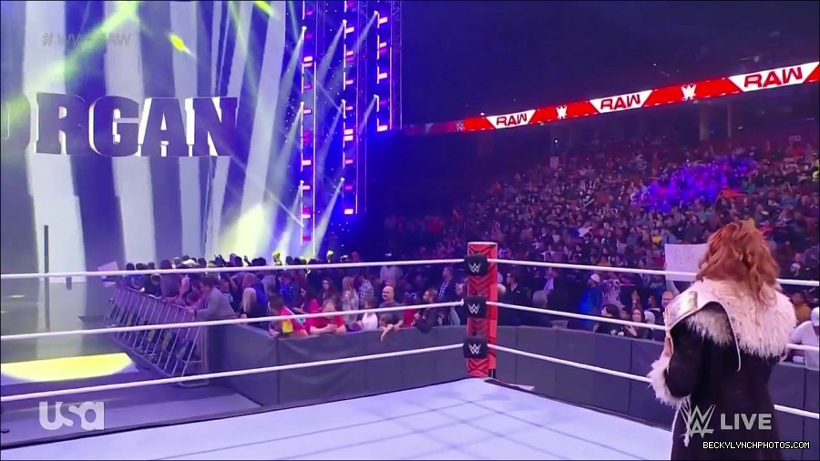 WWE_Monday_Night_Raw_2022_01_03_720p_HDTV_x264-NWCHD_mp4_002609342.jpg