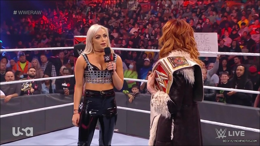 WWE_Monday_Night_Raw_2022_01_03_720p_HDTV_x264-NWCHD_mp4_002675408.jpg