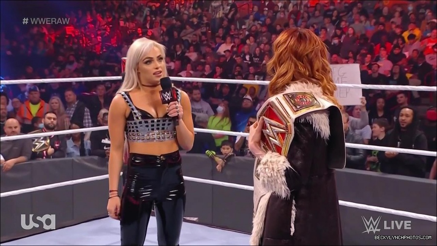 WWE_Monday_Night_Raw_2022_01_03_720p_HDTV_x264-NWCHD_mp4_002675809.jpg