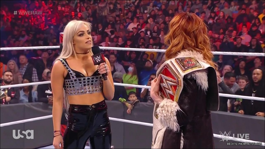 WWE_Monday_Night_Raw_2022_01_03_720p_HDTV_x264-NWCHD_mp4_002678211.jpg