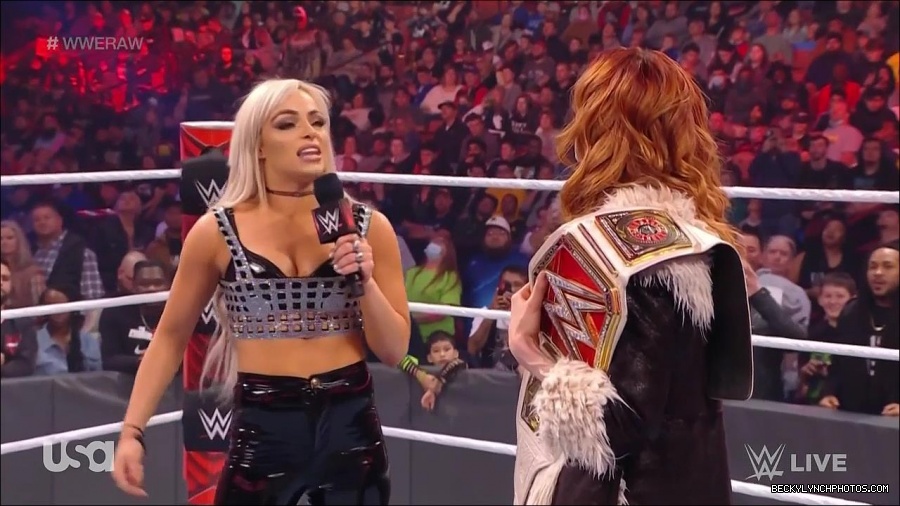 WWE_Monday_Night_Raw_2022_01_03_720p_HDTV_x264-NWCHD_mp4_002679012.jpg