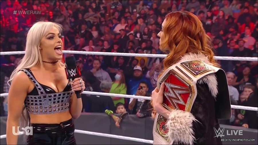 WWE_Monday_Night_Raw_2022_01_03_720p_HDTV_x264-NWCHD_mp4_002681414.jpg