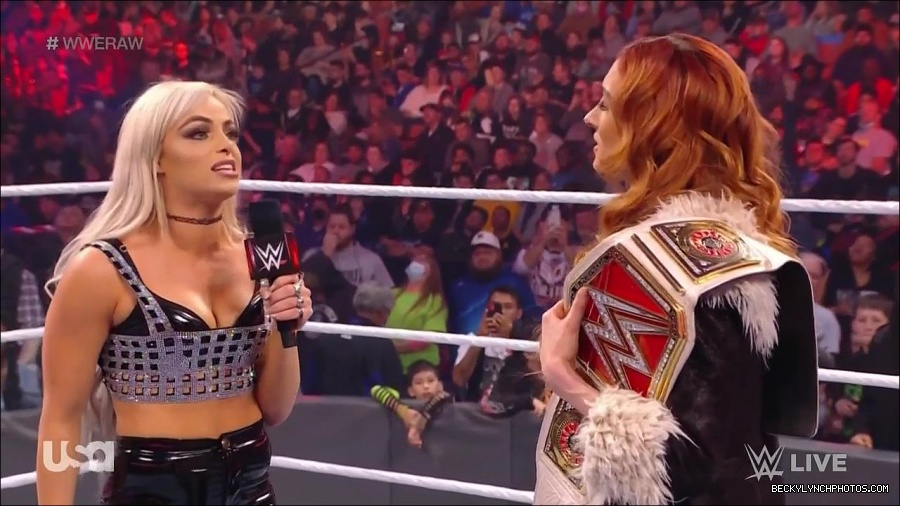 WWE_Monday_Night_Raw_2022_01_03_720p_HDTV_x264-NWCHD_mp4_002681815.jpg