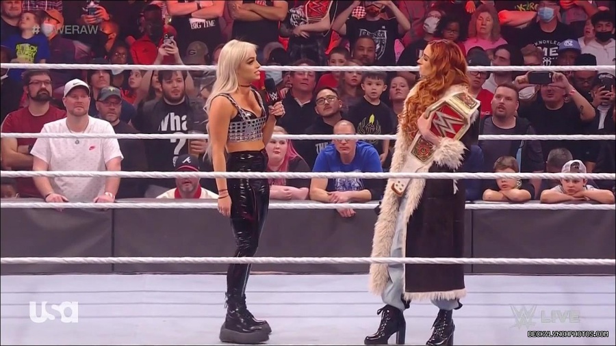 WWE_Monday_Night_Raw_2022_01_03_720p_HDTV_x264-NWCHD_mp4_002683817.jpg