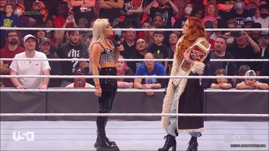 WWE_Monday_Night_Raw_2022_01_03_720p_HDTV_x264-NWCHD_mp4_002684217.jpg
