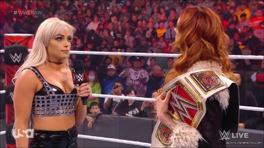 WWE_Monday_Night_Raw_2022_01_03_720p_HDTV_x264-NWCHD_mp4_002685819.jpg