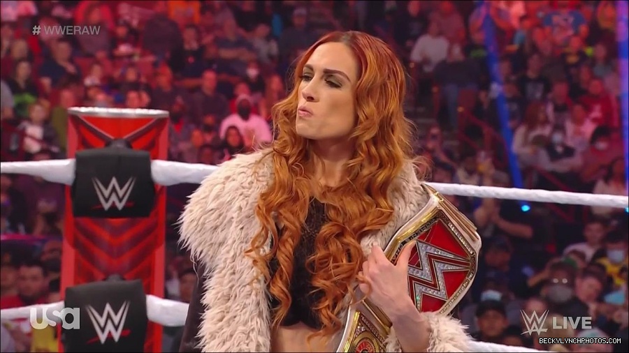 WWE_Monday_Night_Raw_2022_01_03_720p_HDTV_x264-NWCHD_mp4_002687020.jpg