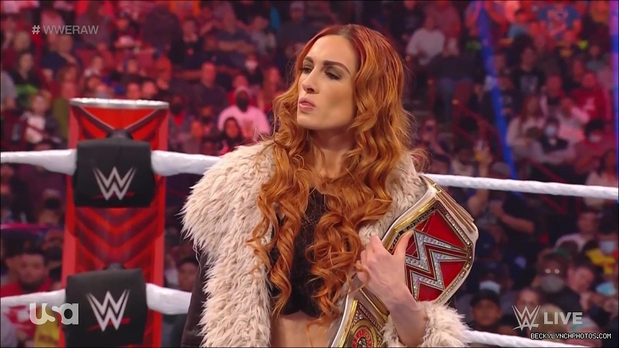 WWE_Monday_Night_Raw_2022_01_03_720p_HDTV_x264-NWCHD_mp4_002687821.jpg