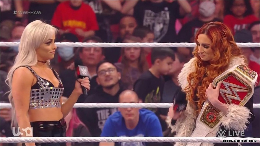 WWE_Monday_Night_Raw_2022_01_03_720p_HDTV_x264-NWCHD_mp4_002693026.jpg