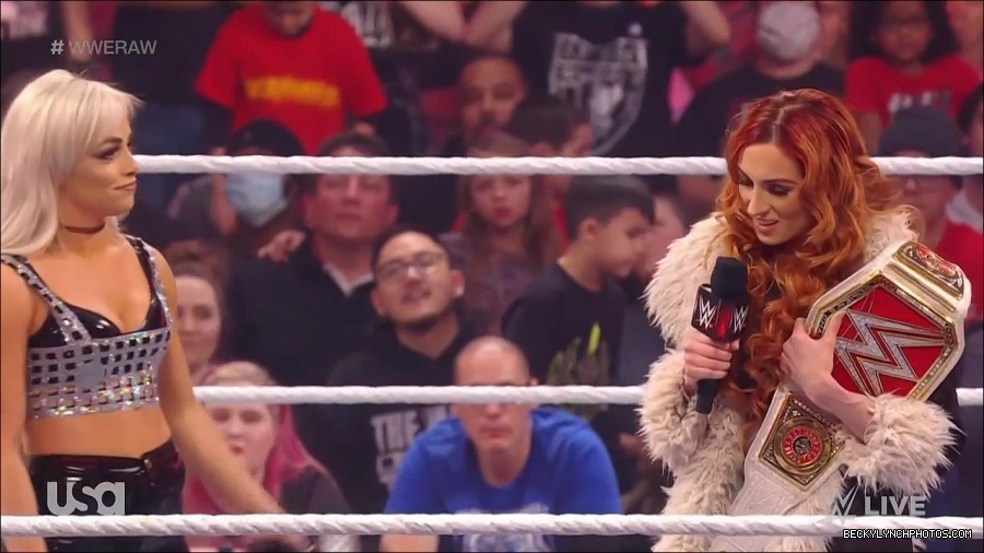 WWE_Monday_Night_Raw_2022_01_03_720p_HDTV_x264-NWCHD_mp4_002693426.jpg