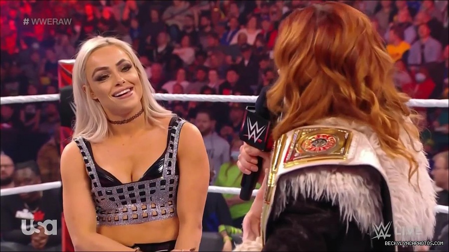 WWE_Monday_Night_Raw_2022_01_03_720p_HDTV_x264-NWCHD_mp4_002706239.jpg