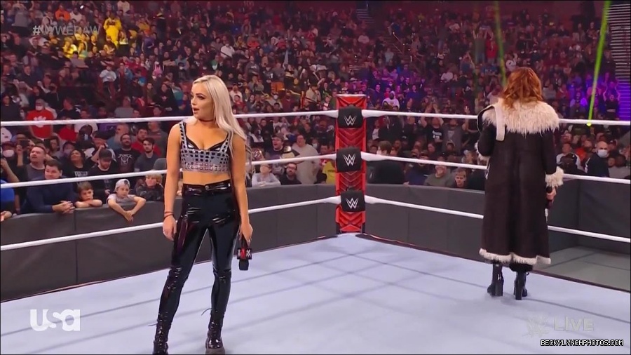 WWE_Monday_Night_Raw_2022_01_03_720p_HDTV_x264-NWCHD_mp4_002718251.jpg