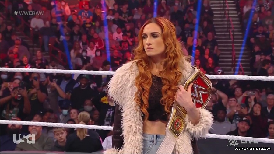 WWE_Monday_Night_Raw_2022_01_03_720p_HDTV_x264-NWCHD_mp4_002770570.jpg
