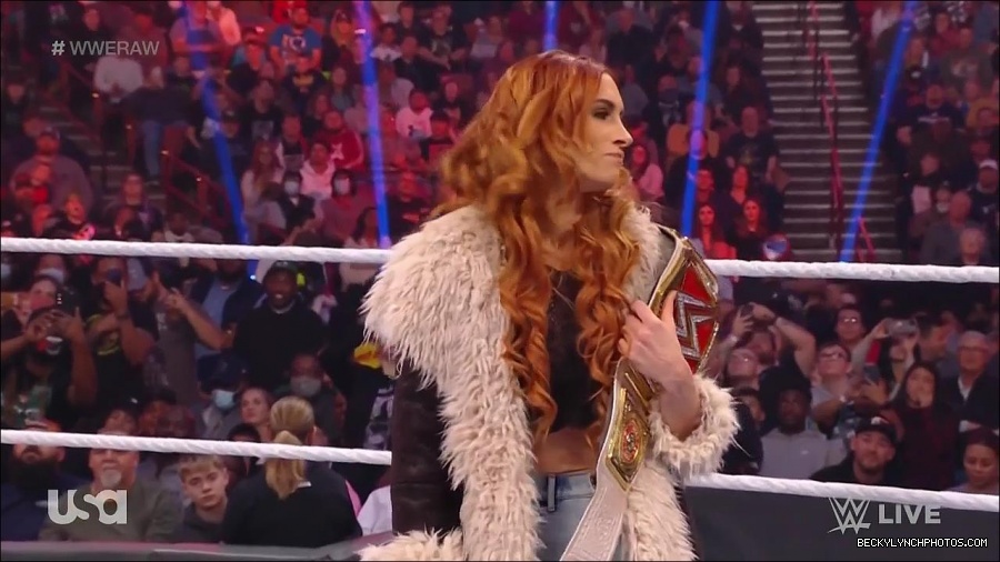WWE_Monday_Night_Raw_2022_01_03_720p_HDTV_x264-NWCHD_mp4_002771371.jpg