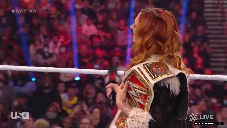 WWE_Monday_Night_Raw_2022_01_03_720p_HDTV_x264-NWCHD_mp4_002805005.jpg