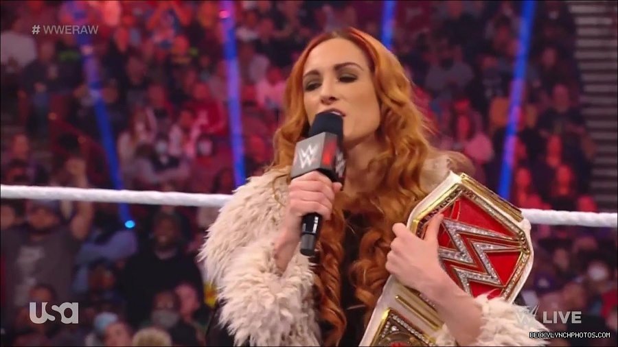 WWE_Monday_Night_Raw_2022_01_03_720p_HDTV_x264-NWCHD_mp4_002808208.jpg