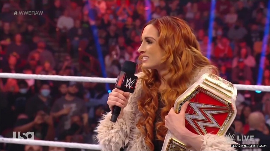 WWE_Monday_Night_Raw_2022_01_03_720p_HDTV_x264-NWCHD_mp4_002813813.jpg