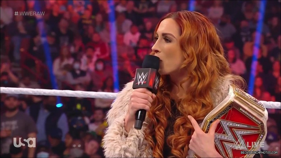 WWE_Monday_Night_Raw_2022_01_03_720p_HDTV_x264-NWCHD_mp4_002831431.jpg