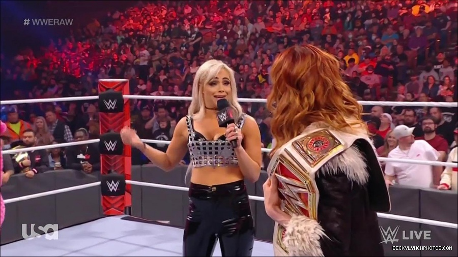 WWE_Monday_Night_Raw_2022_01_03_720p_HDTV_x264-NWCHD_mp4_002835035.jpg