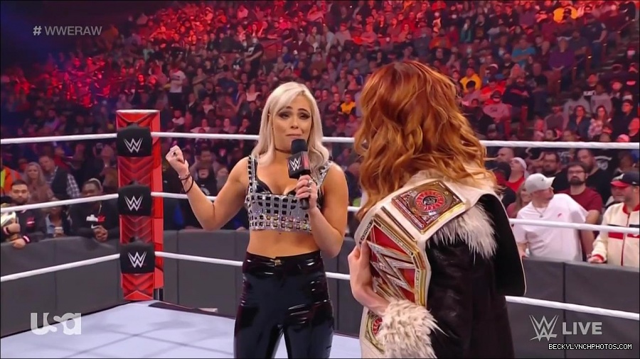 WWE_Monday_Night_Raw_2022_01_03_720p_HDTV_x264-NWCHD_mp4_002835435.jpg
