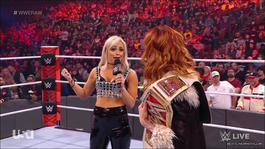 WWE_Monday_Night_Raw_2022_01_03_720p_HDTV_x264-NWCHD_mp4_002835835.jpg