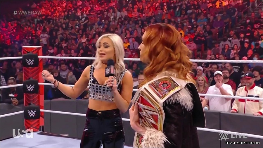 WWE_Monday_Night_Raw_2022_01_03_720p_HDTV_x264-NWCHD_mp4_002837037.jpg