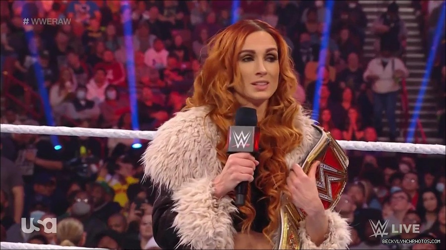 WWE_Monday_Night_Raw_2022_01_03_720p_HDTV_x264-NWCHD_mp4_002859059.jpg