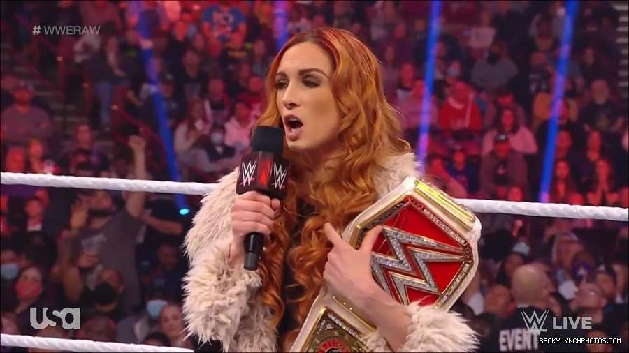 WWE_Monday_Night_Raw_2022_01_03_720p_HDTV_x264-NWCHD_mp4_002861461.jpg