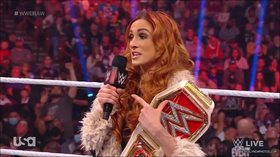 WWE_Monday_Night_Raw_2022_01_03_720p_HDTV_x264-NWCHD_mp4_002861861.jpg