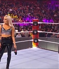 WWE_Monday_Night_Raw_2022_01_03_720p_HDTV_x264-NWCHD_mp4_002717450.jpg