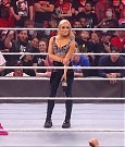 WWE_Monday_Night_Raw_2022_01_03_720p_HDTV_x264-NWCHD_mp4_002796997.jpg
