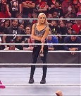 WWE_Monday_Night_Raw_2022_01_03_720p_HDTV_x264-NWCHD_mp4_002797397.jpg