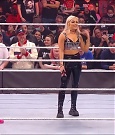 WWE_Monday_Night_Raw_2022_01_03_720p_HDTV_x264-NWCHD_mp4_002816616.jpg
