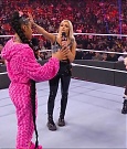 WWE_Monday_Night_Raw_2022_01_03_720p_HDTV_x264-NWCHD_mp4_002844644.jpg