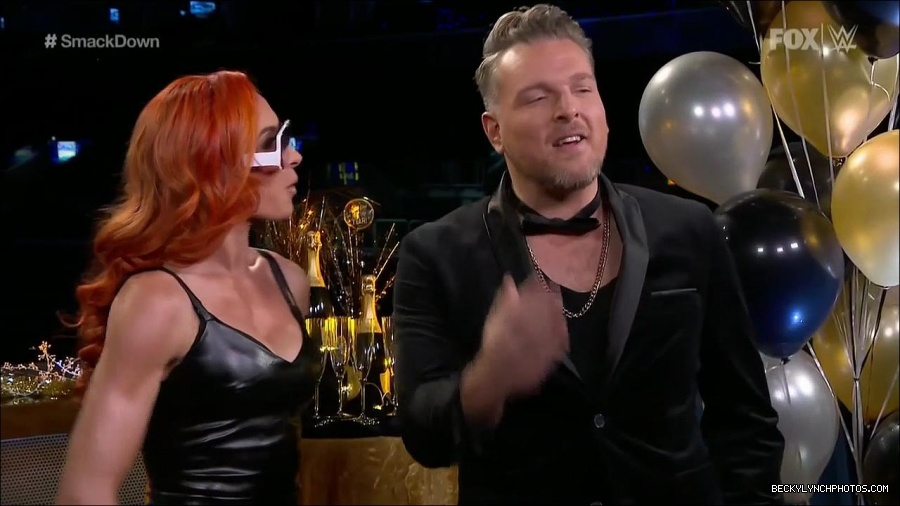 WWE_Friday_Night_SmackDown_2021_12_31_WWE_s_Top_Ten_Moments_Of_2021_720p_HDTV_x264-NWCHD_mp4_000235235.jpg