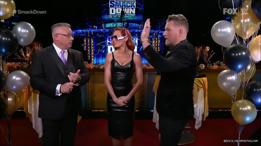WWE_Friday_Night_SmackDown_2021_12_31_WWE_s_Top_Ten_Moments_Of_2021_720p_HDTV_x264-NWCHD_mp4_000241241.jpg