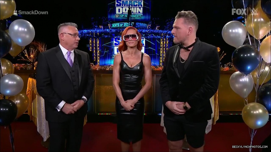 WWE_Friday_Night_SmackDown_2021_12_31_WWE_s_Top_Ten_Moments_Of_2021_720p_HDTV_x264-NWCHD_mp4_000250450.jpg