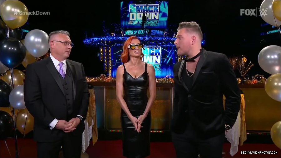 WWE_Friday_Night_SmackDown_2021_12_31_WWE_s_Top_Ten_Moments_Of_2021_720p_HDTV_x264-NWCHD_mp4_000756089.jpg