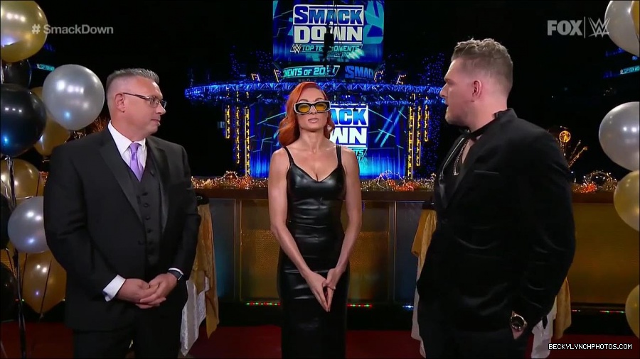 WWE_Friday_Night_SmackDown_2021_12_31_WWE_s_Top_Ten_Moments_Of_2021_720p_HDTV_x264-NWCHD_mp4_000758091.jpg