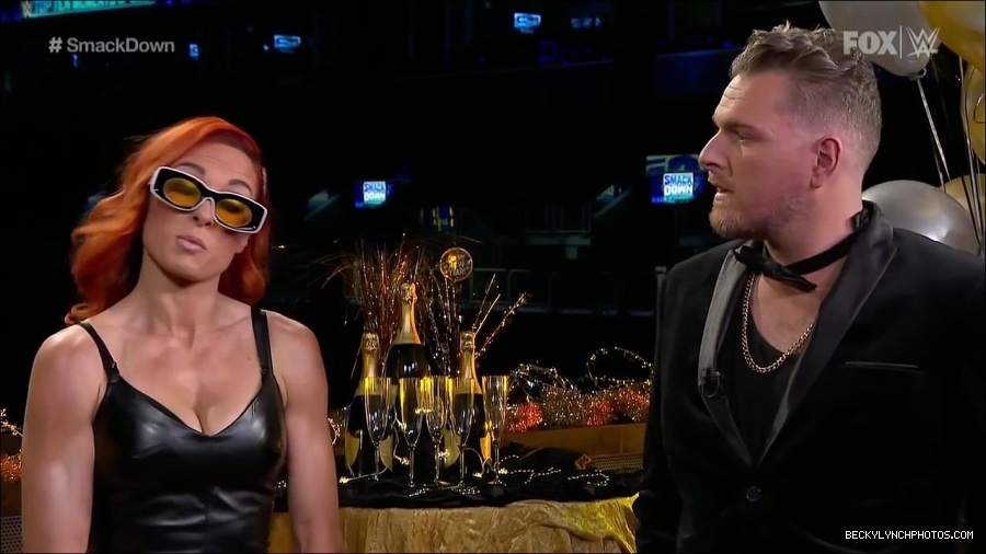 WWE_Friday_Night_SmackDown_2021_12_31_WWE_s_Top_Ten_Moments_Of_2021_720p_HDTV_x264-NWCHD_mp4_000758892.jpg